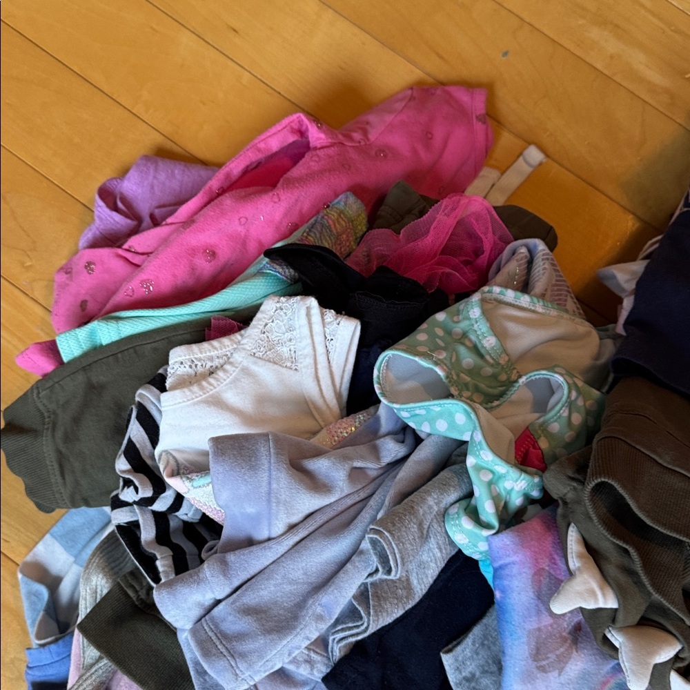 50 piece kids clothes bundle baby to toddler. Girl and boy bundle - Picture 4 of 7